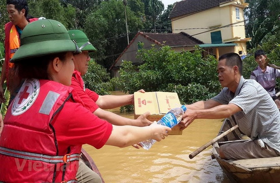 Viên chức, người lao động và tiểu thương chợ Bến Thành đóng góp, hỗ trợ đồng bào miền Bắc bị thiệt hại do bão số 3