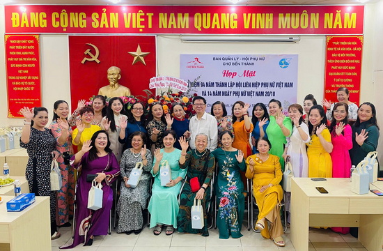 Họp mặt kỷ niệm 94 năm thành lập Hội LHPN Việt Nam và 14 năm ngày Phụ nữ Việt Nam 20/10