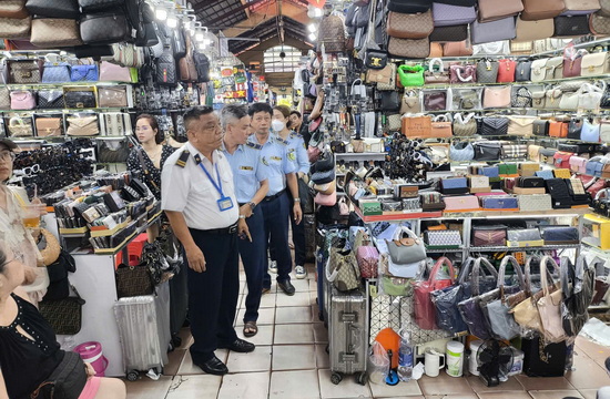 Tuyên truyền phòng, chống hàng gian - hàng giả tại chợ Bến Thành